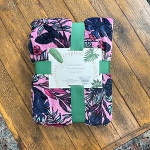 Tropical Paradise Print Flannel Pink Throw Blanket NWT